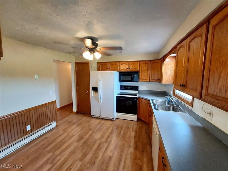 1990 Belfort Avenue NE, Louisville, OH 44641 Photo 8