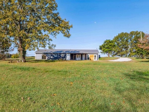 10112 Old Highway 46, Bon Aqua, TN 37025