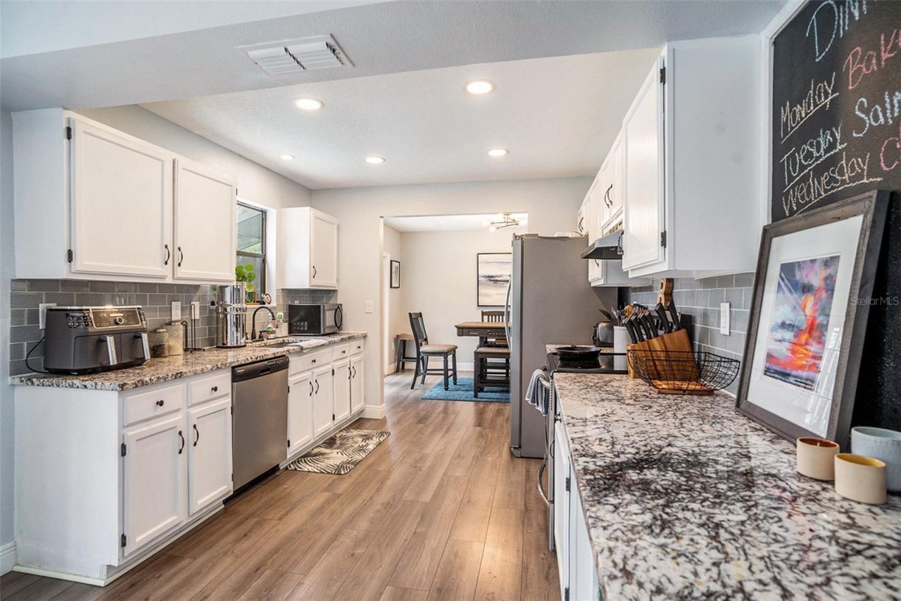 736 Sandy Creek Drive, Brandon, FL 33511 Photo