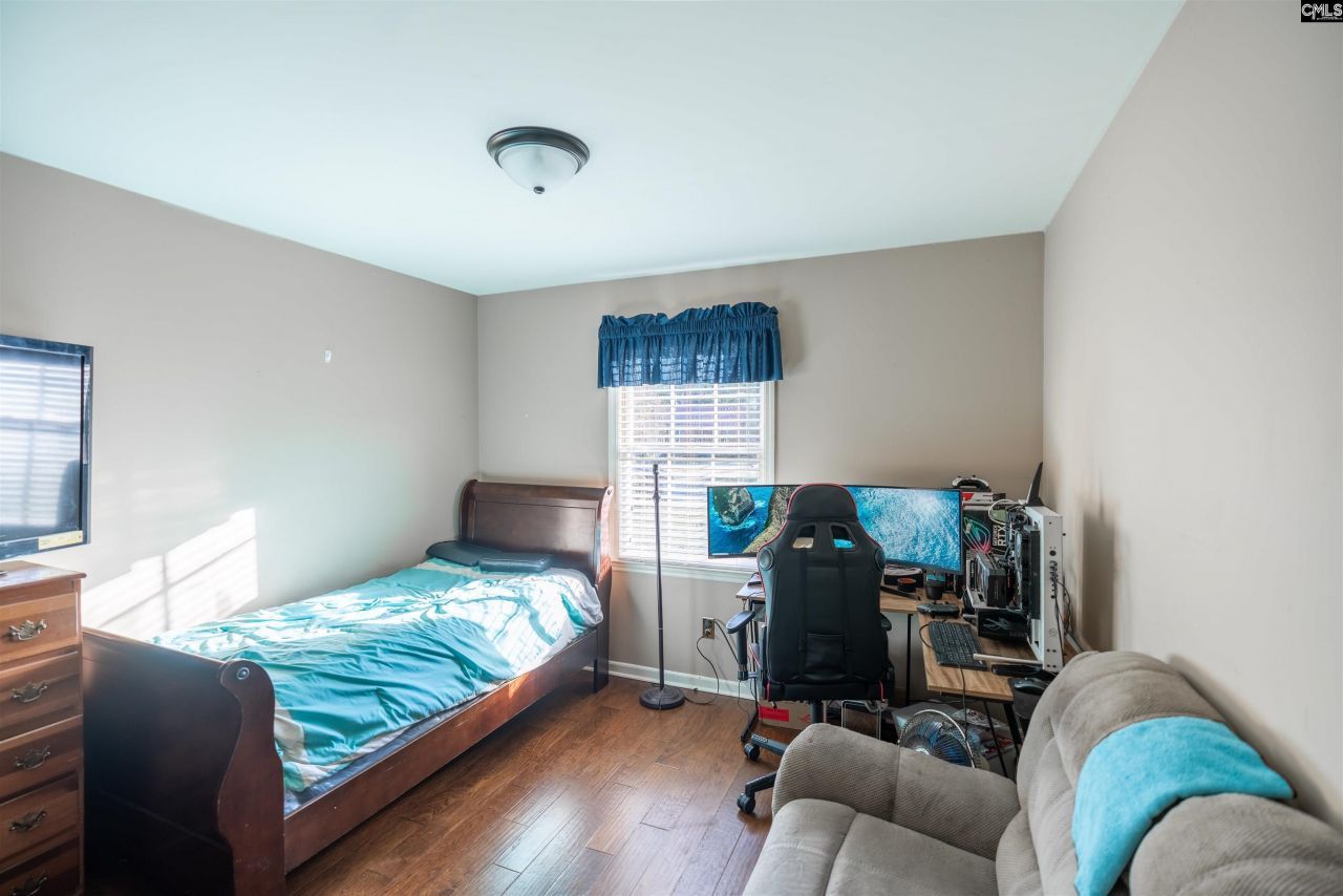 142 Hunstanton Drive Photo 8