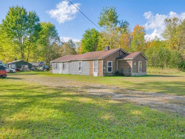 6417 Dove Road, Kimball Twp, MI 48074