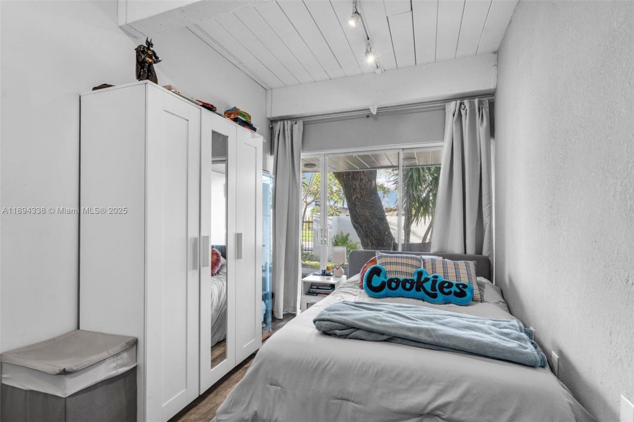 19440 NE 26th Ave, Unit 54B, Miami, FL 33180 Photo