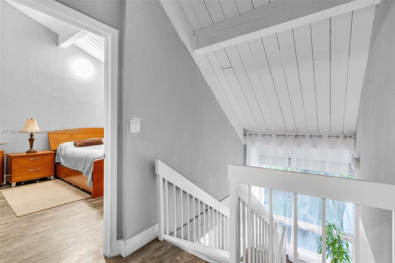 19440 NE 26th Ave, Unit 54B, Miami, FL 33180 Photo