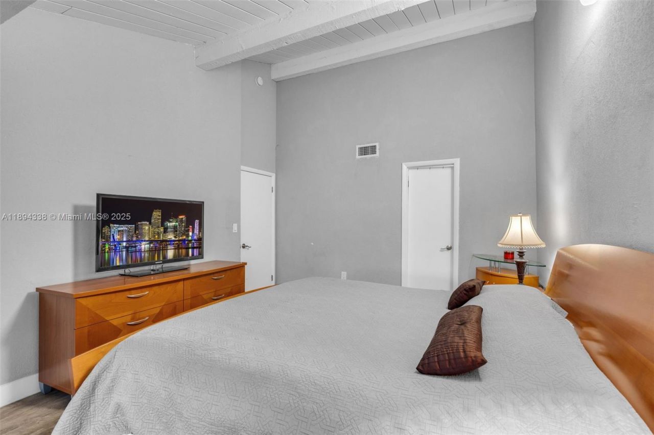 19440 NE 26th Ave, Unit 54B, Miami, FL 33180 Photo