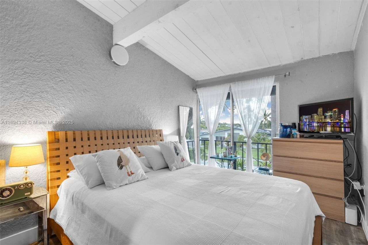 19440 NE 26th Ave, Unit 54B, Miami, FL 33180 Photo