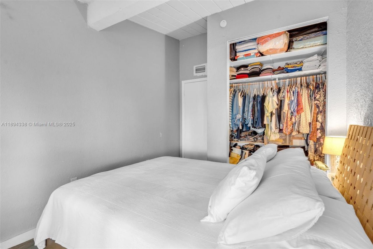 19440 NE 26th Ave, Unit 54B, Miami, FL 33180 Photo