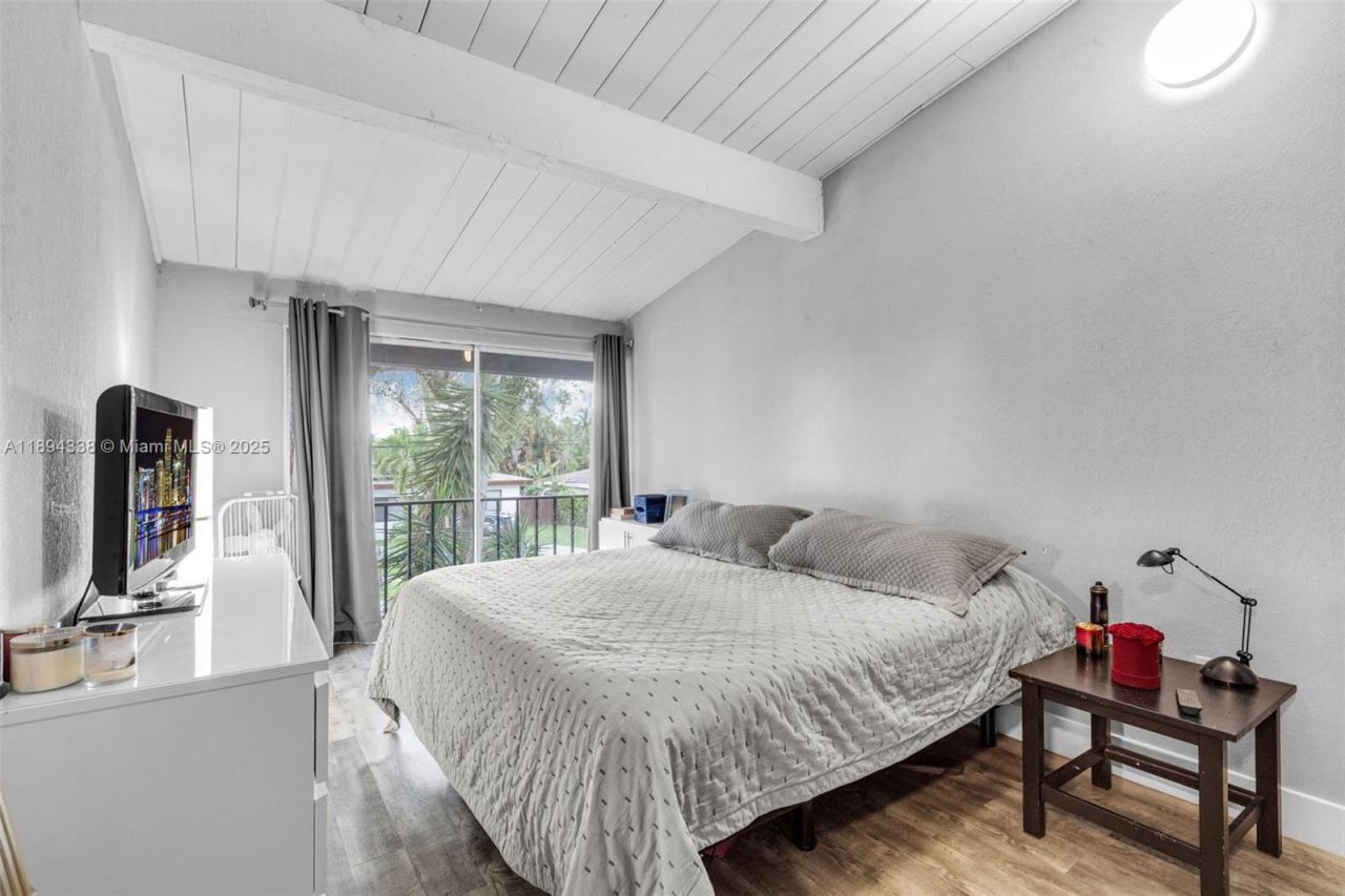 19440 NE 26th Ave, Unit 54B, Miami, FL 33180 Photo