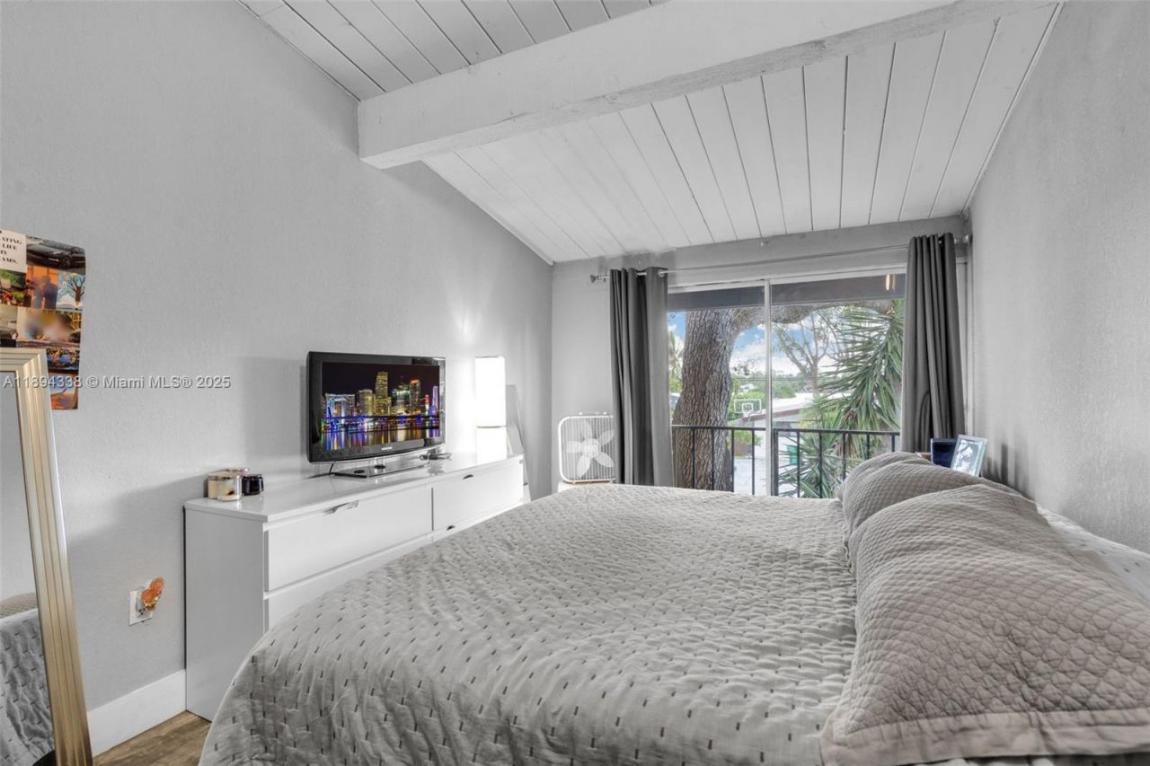 19440 NE 26th Ave, Unit 54B, Miami, FL 33180 Photo