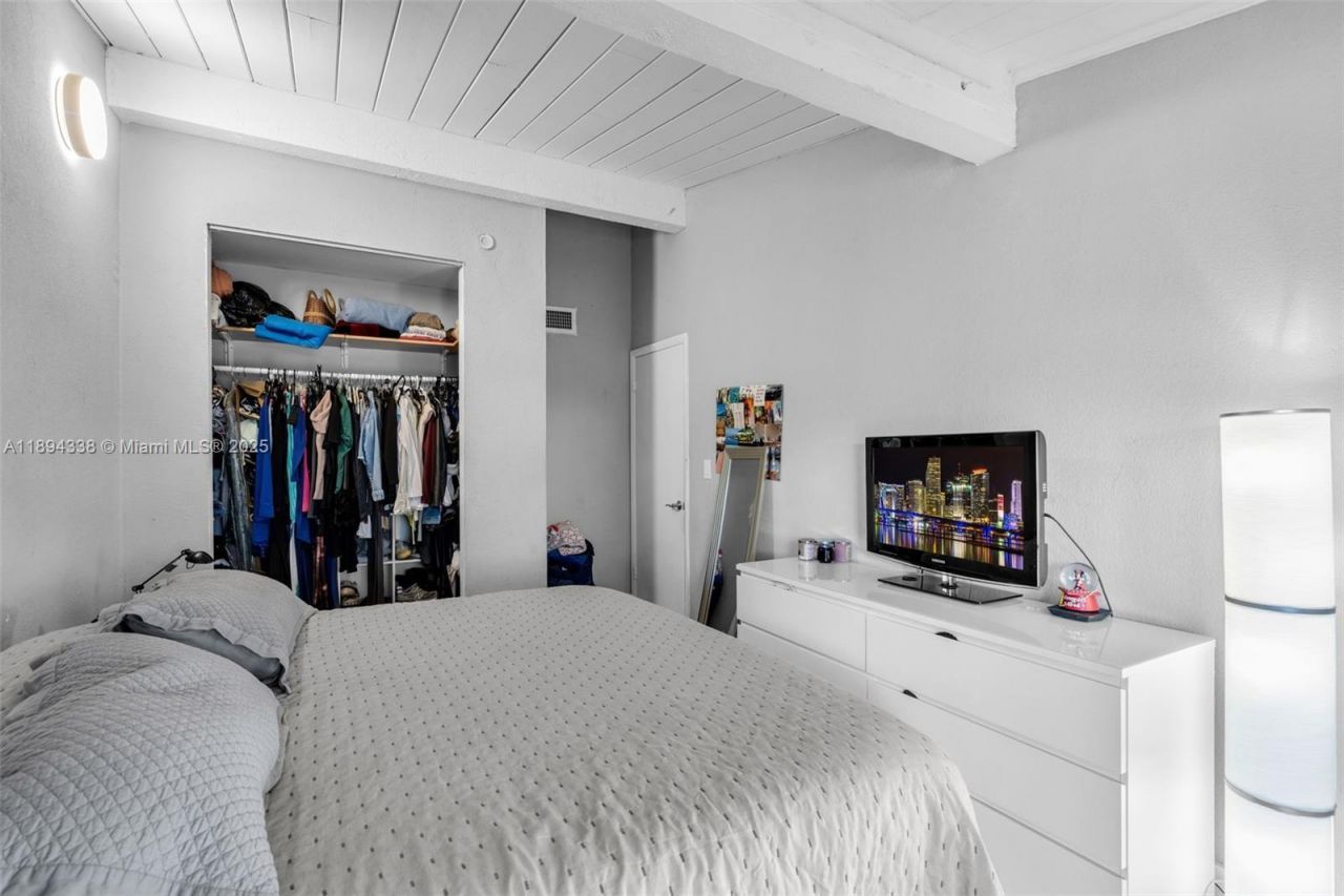 19440 NE 26th Ave, Unit 54B, Miami, FL 33180 Photo