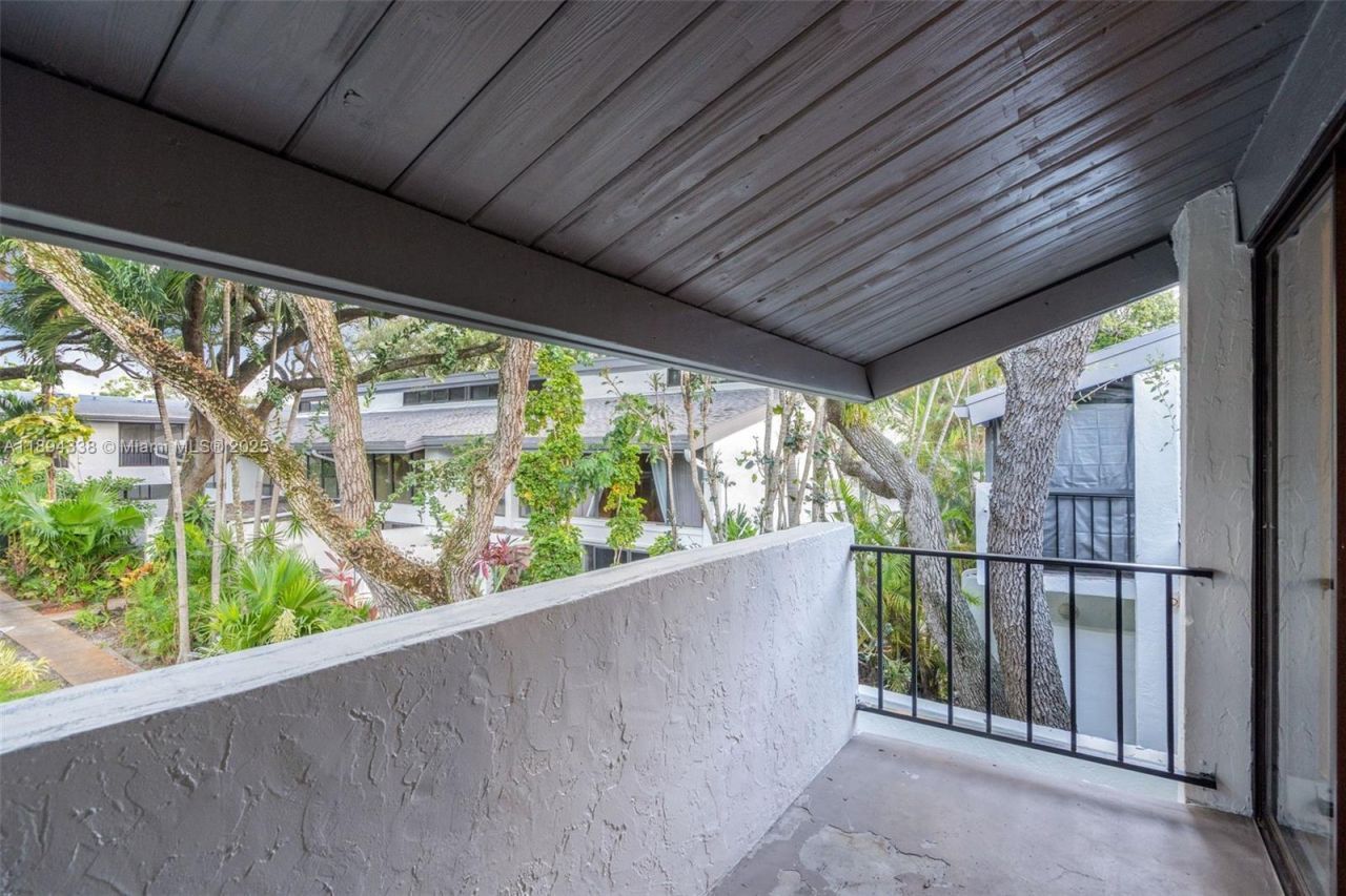 19440 NE 26th Ave, Unit 54B, Miami, FL 33180 Photo