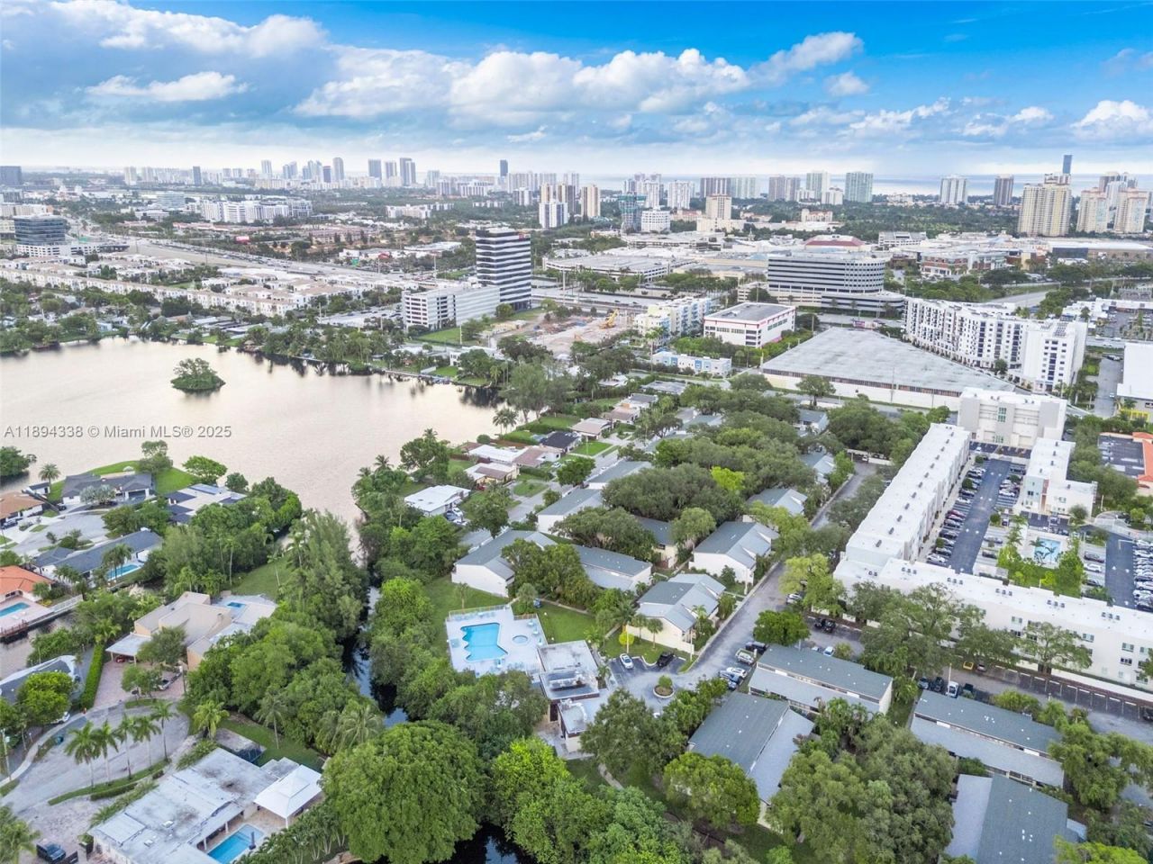 19440 NE 26th Ave, Unit 54B, Miami, FL 33180 Photo