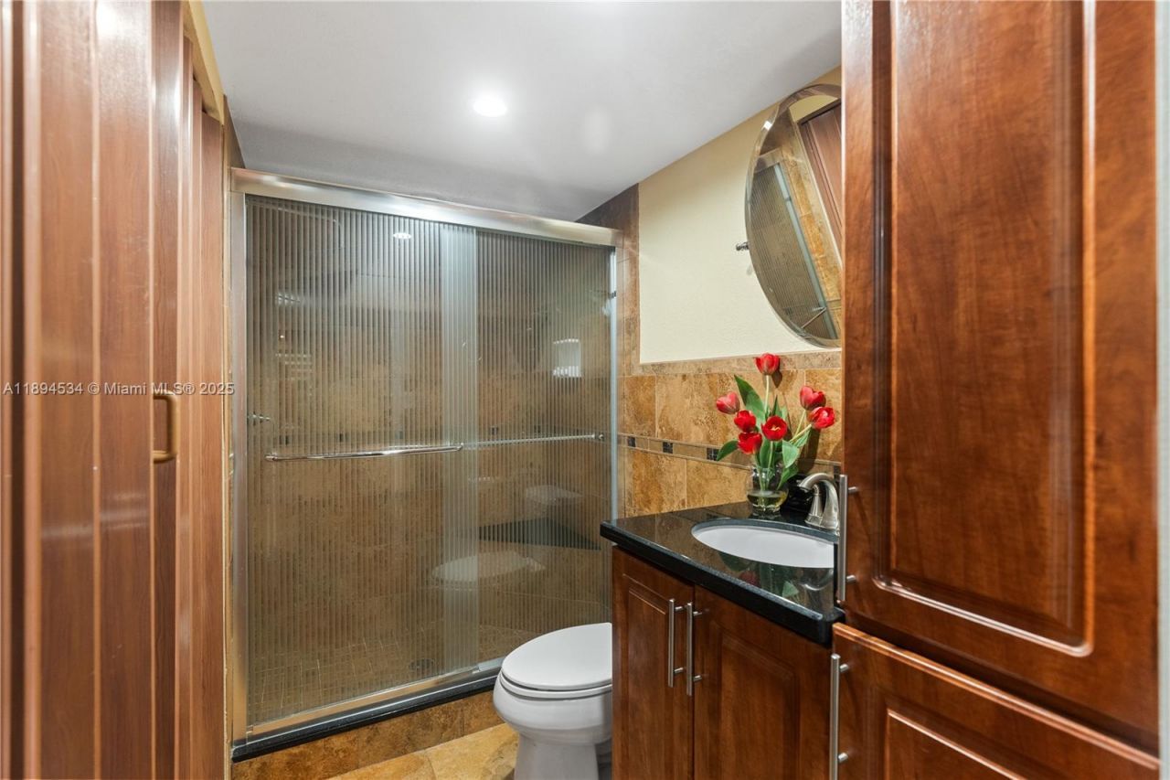 2450 W 67th Pl, Unit 13-12, Hialeah, FL 33016 Photo