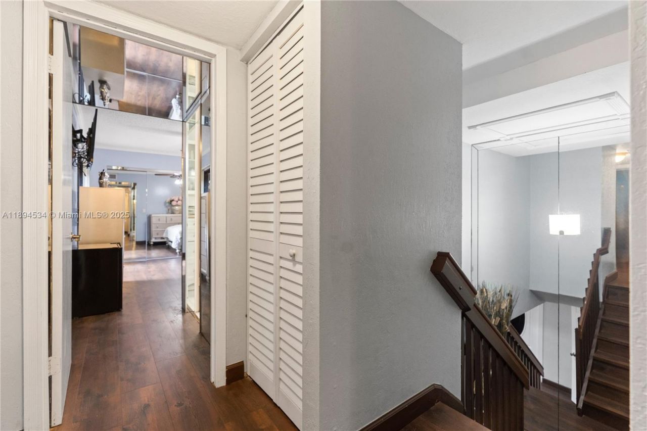 2450 W 67th Pl, Unit 13-12, Hialeah, FL 33016 Photo