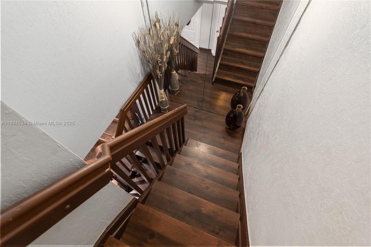 2450 W 67th Pl, Unit 13-12, Hialeah, FL 33016 Photo