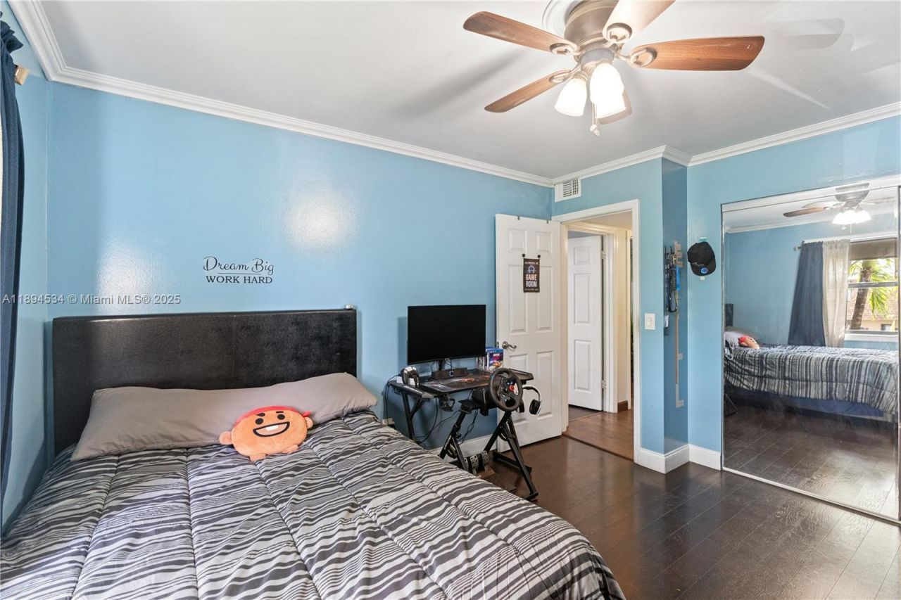 2450 W 67th Pl, Unit 13-12, Hialeah, FL 33016 Photo