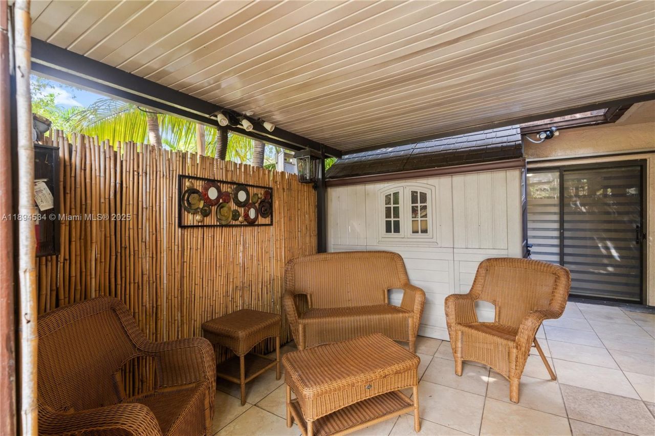 2450 W 67th Pl, Unit 13-12, Hialeah, FL 33016 Photo