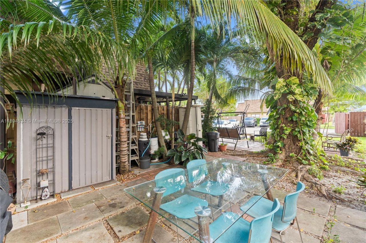 2450 W 67th Pl, Unit 13-12, Hialeah, FL 33016 Photo