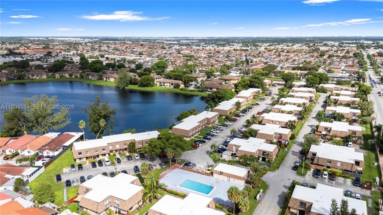 2450 W 67th Pl, Unit 13-12, Hialeah, FL 33016 Photo