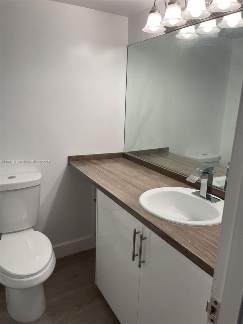 4110 NW 79th Ave, Unit 2A, Doral, FL 33166 Photo