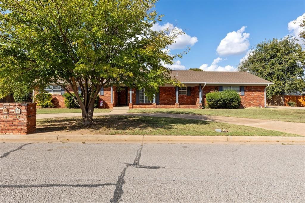 1109 N Ranch Road, Altus, OK 73521 Main Photo