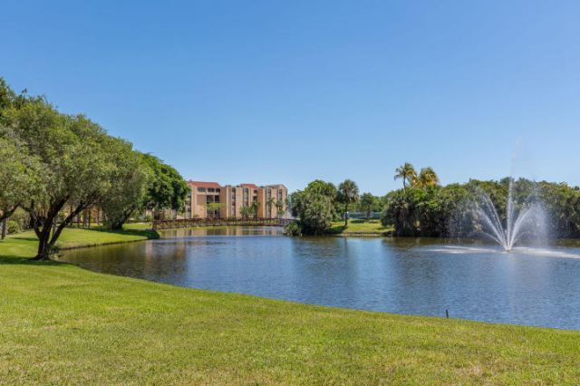 825 Egret Circle, Unit 308, Delray Beach, FL 33444 Photo