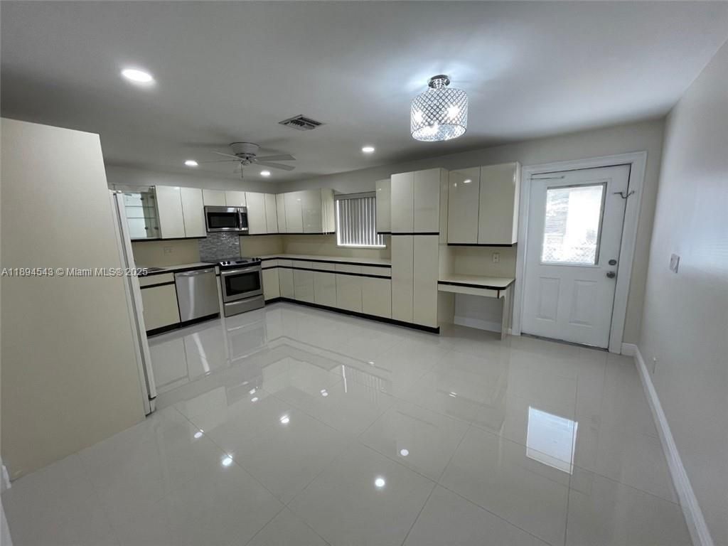 5181 NE 17th Ave, Pompano Beach, FL 33064 Photo