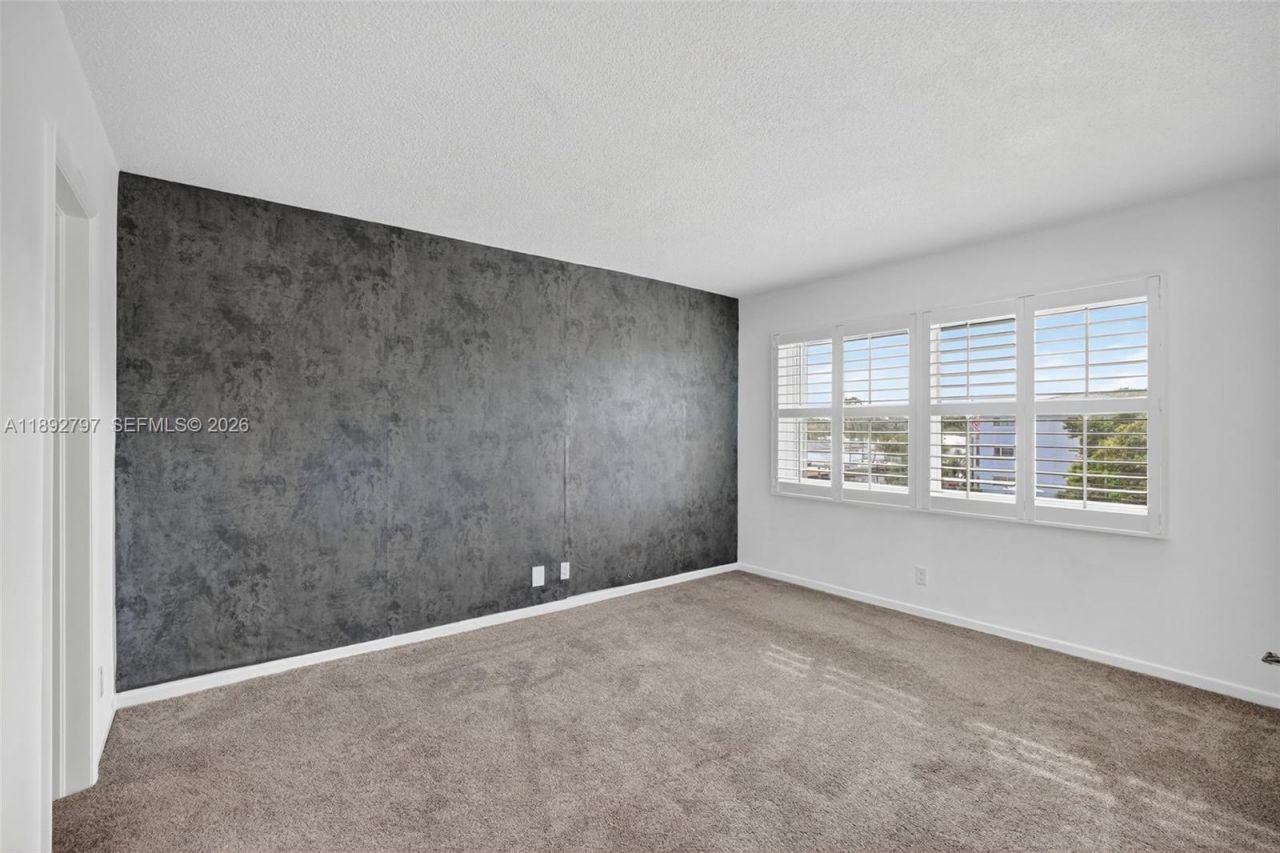 900 SW 12th St, Unit 305, Fort Lauderdale, FL 33315 Photo