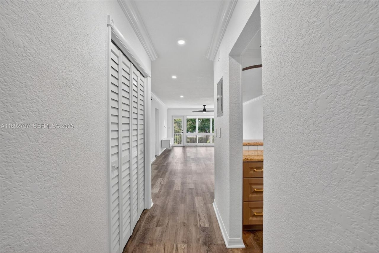 900 SW 12th St, Unit 305, Fort Lauderdale, FL 33315 Photo