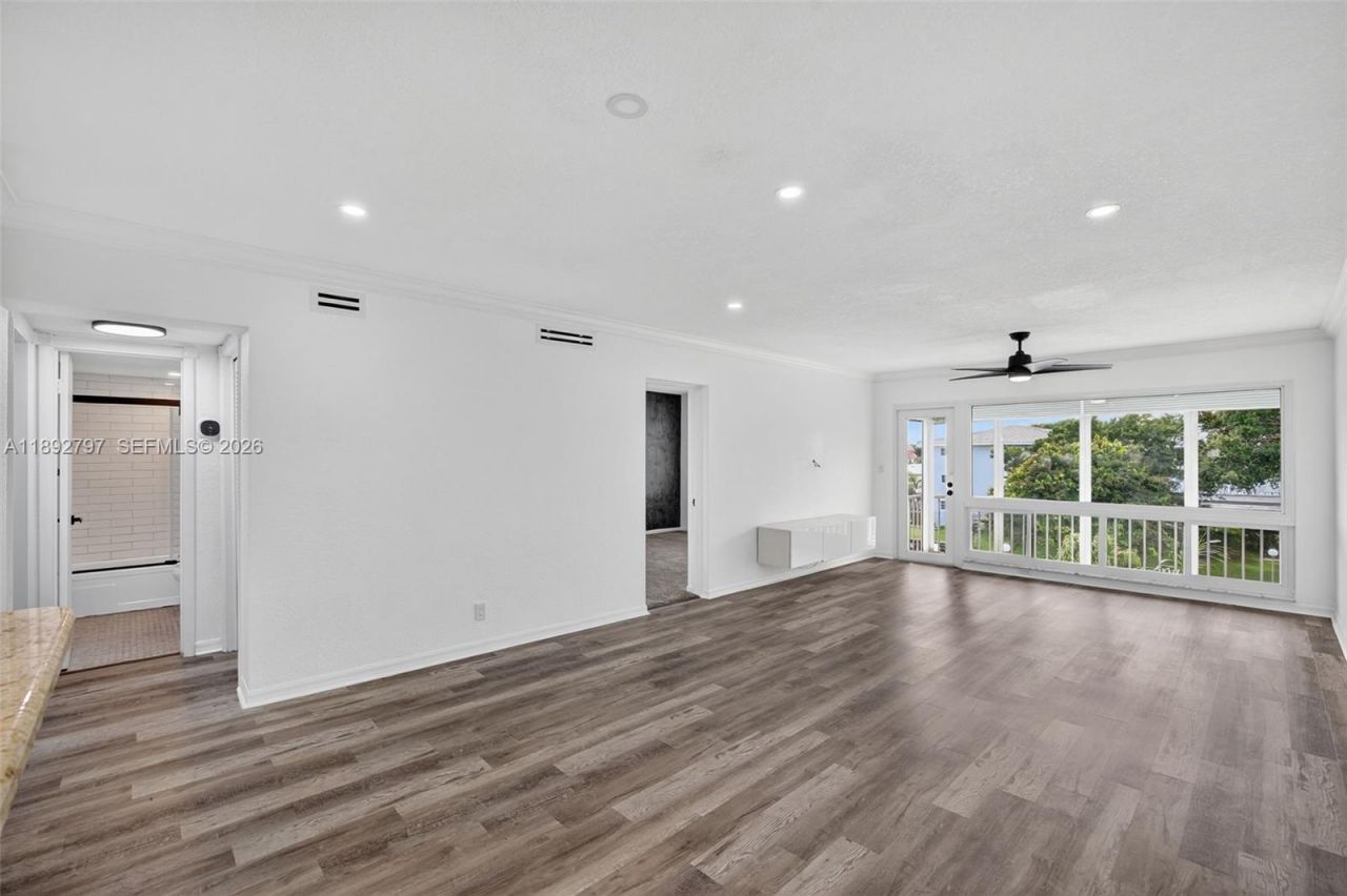 900 SW 12th St, Unit 305, Fort Lauderdale, FL 33315 Photo