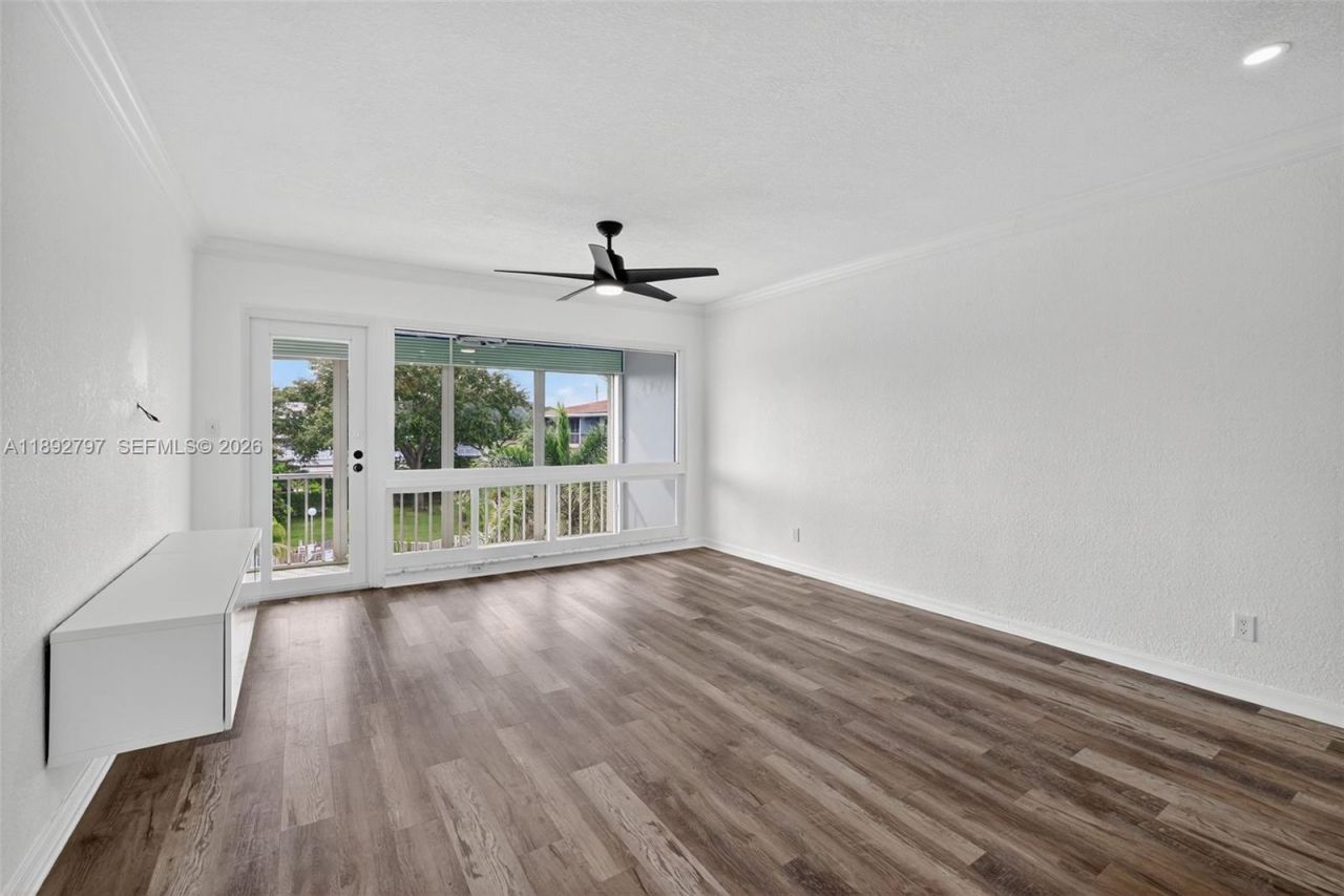 900 SW 12th St, Unit 305, Fort Lauderdale, FL 33315 Photo
