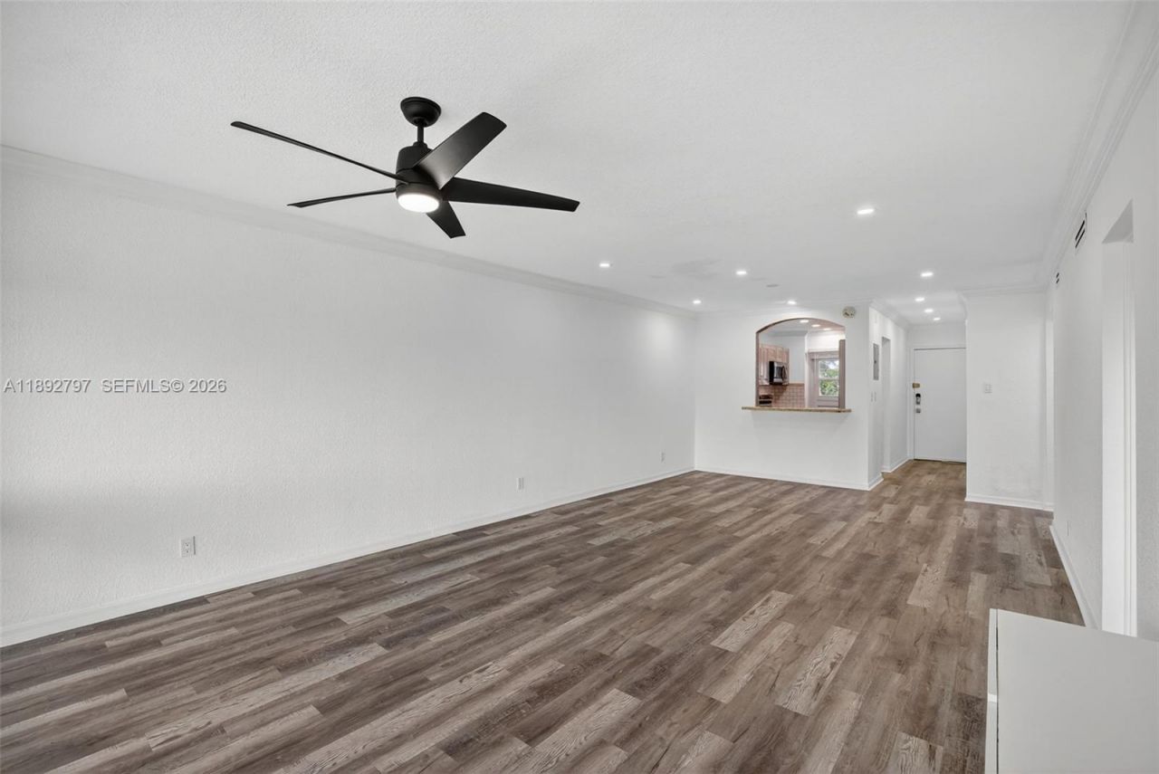 900 SW 12th St, Unit 305, Fort Lauderdale, FL 33315 Photo