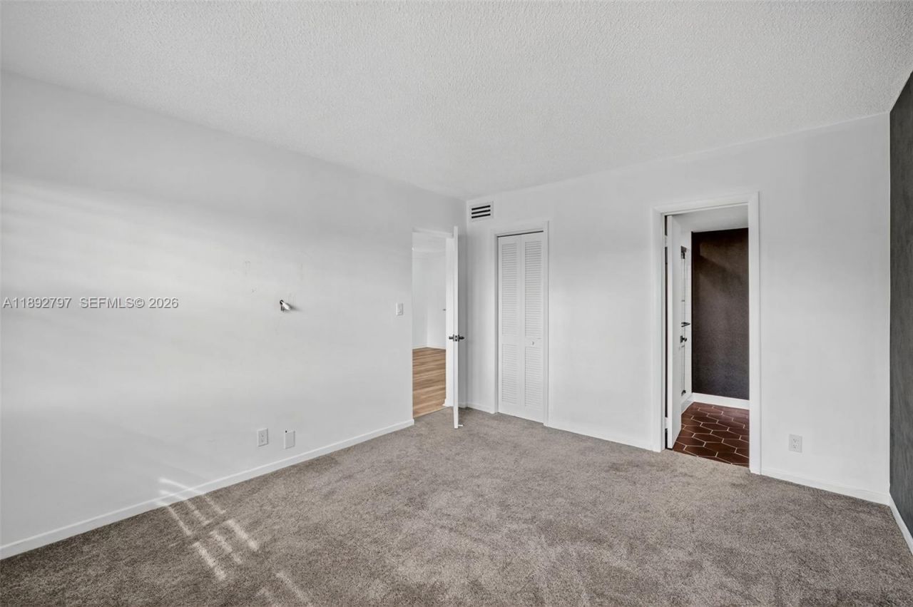 900 SW 12th St, Unit 305, Fort Lauderdale, FL 33315 Photo