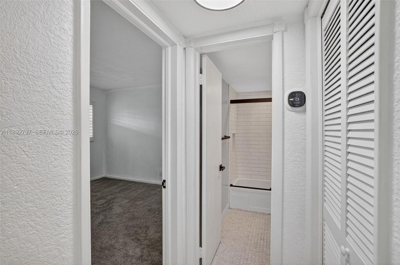 900 SW 12th St, Unit 305, Fort Lauderdale, FL 33315 Photo