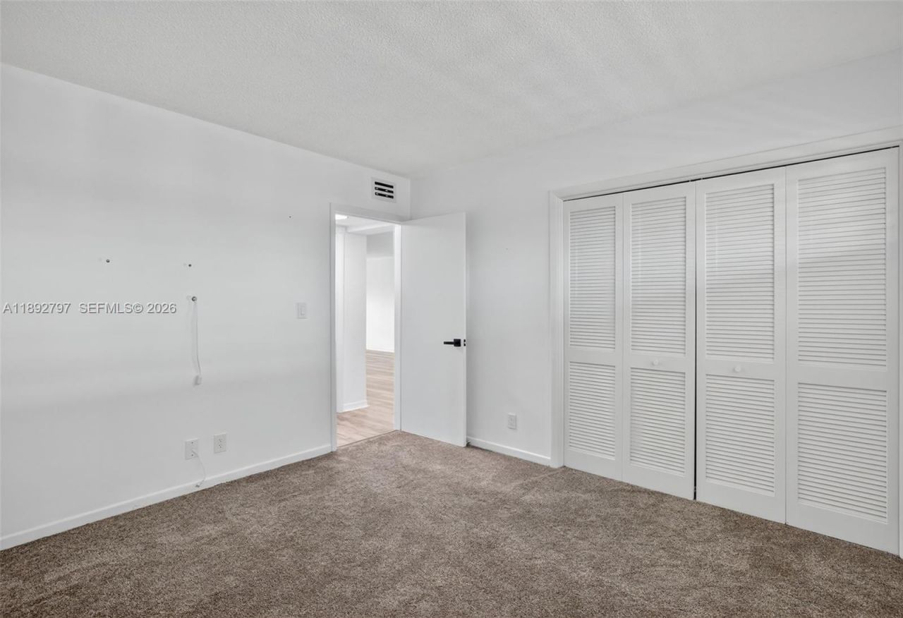 900 SW 12th St, Unit 305, Fort Lauderdale, FL 33315 Photo