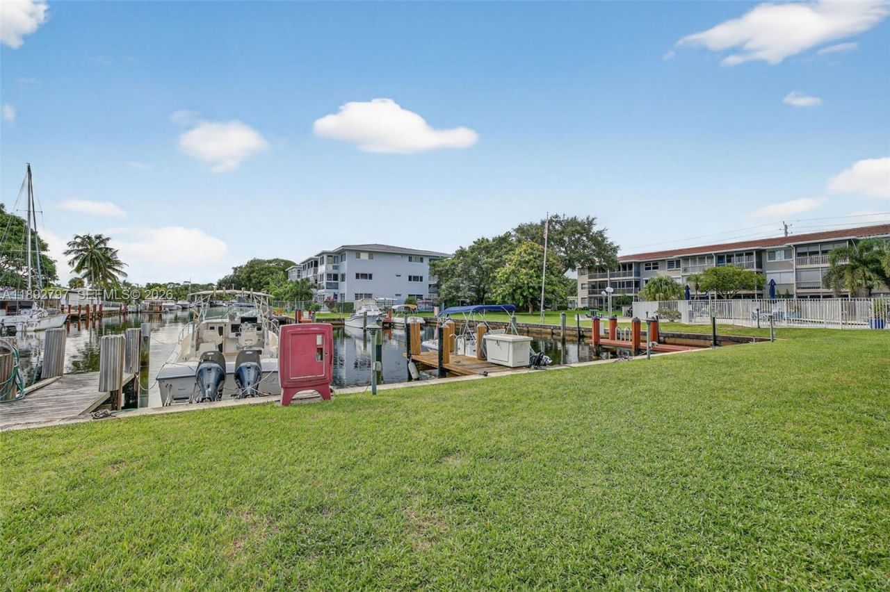 900 SW 12th St, Unit 305, Fort Lauderdale, FL 33315 Photo