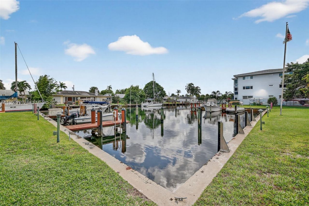 900 SW 12th St, Unit 305, Fort Lauderdale, FL 33315 Photo