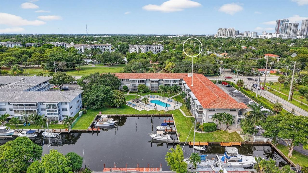900 SW 12th St, Unit 305, Fort Lauderdale, FL 33315 Photo