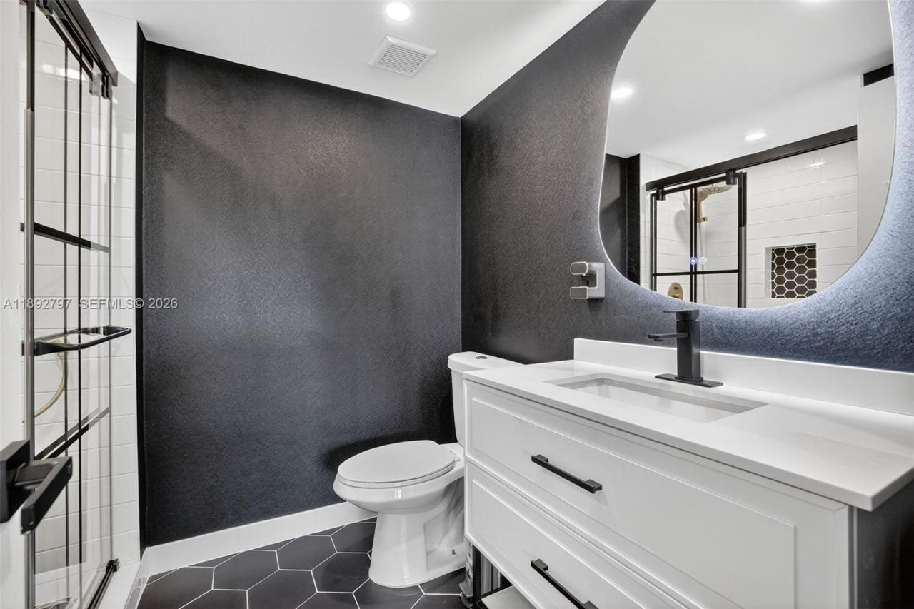 900 SW 12th St, Unit 305, Fort Lauderdale, FL 33315 Photo