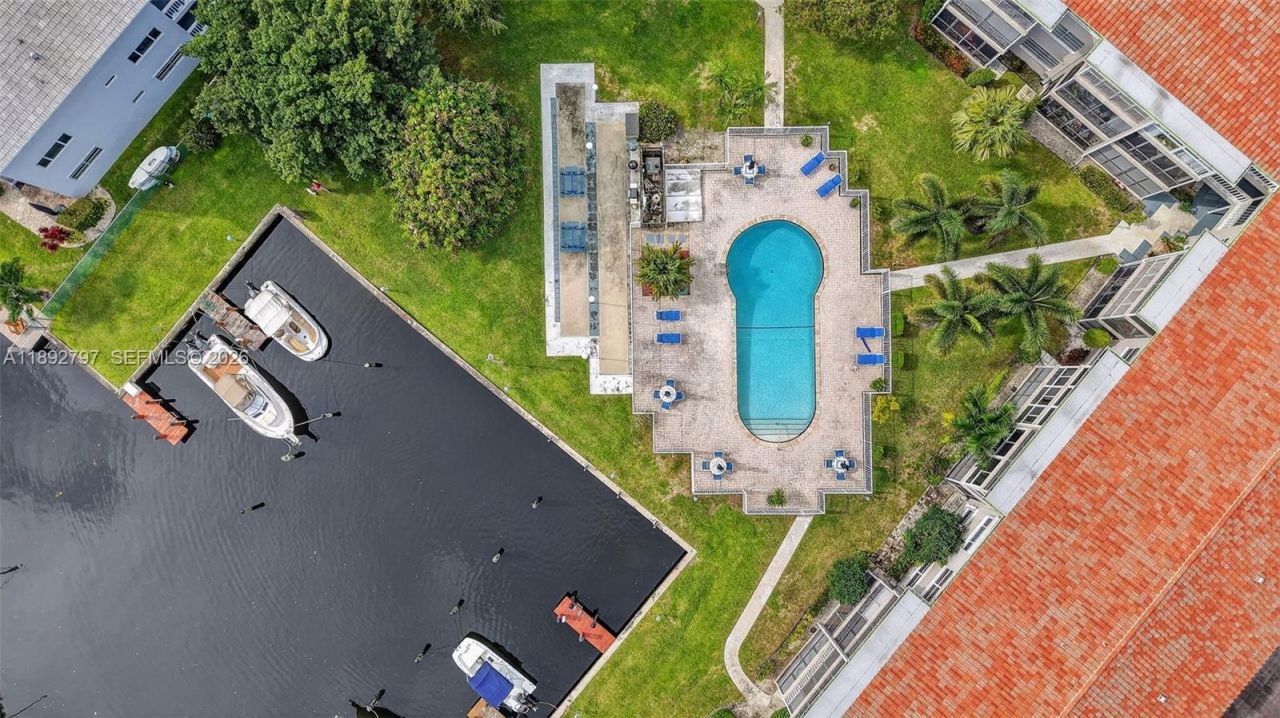 900 SW 12th St, Unit 305, Fort Lauderdale, FL 33315 Photo