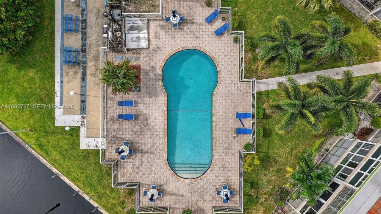 900 SW 12th St, Unit 305, Fort Lauderdale, FL 33315 Photo