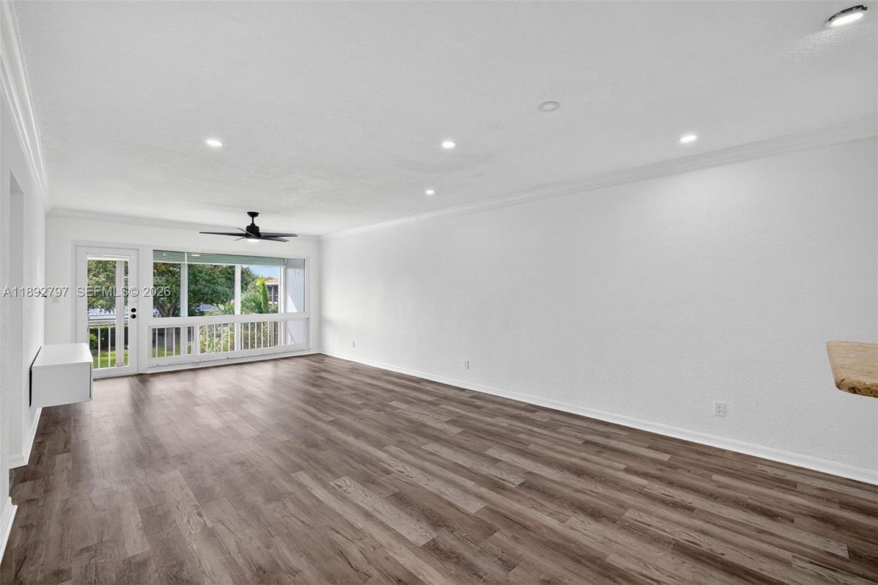 900 SW 12th St, Unit 305, Fort Lauderdale, FL 33315 Photo