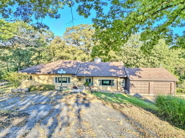 1 STONE AVENUE, Moberly, MO 65270