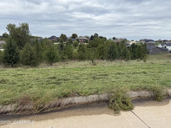 322 PIONEER TRAIL DR. DRIVE, Jefferson City, MO 65109