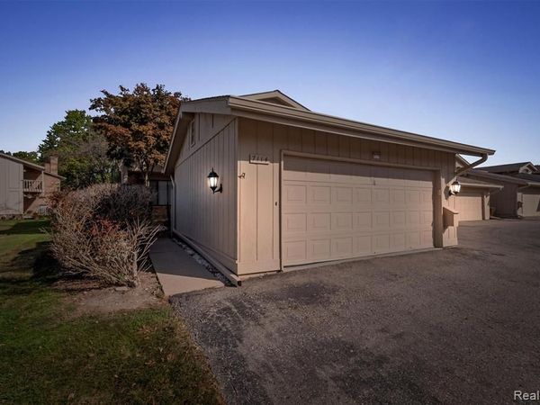 7114 Pebble Park Drive, West Bloomfield Twp, MI 48322