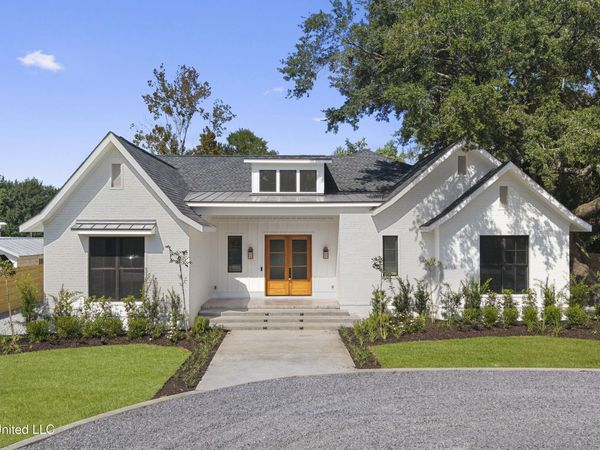 1203 Calhoun Street, Ocean Springs, MS 39564