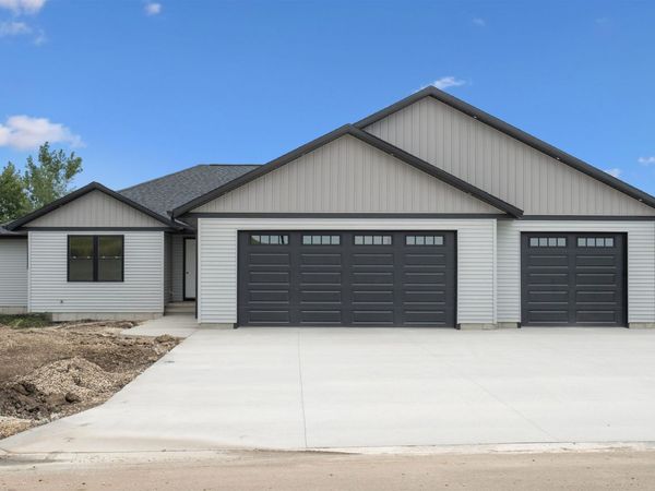 305 Peterson Street, Edgewood, IA 52042