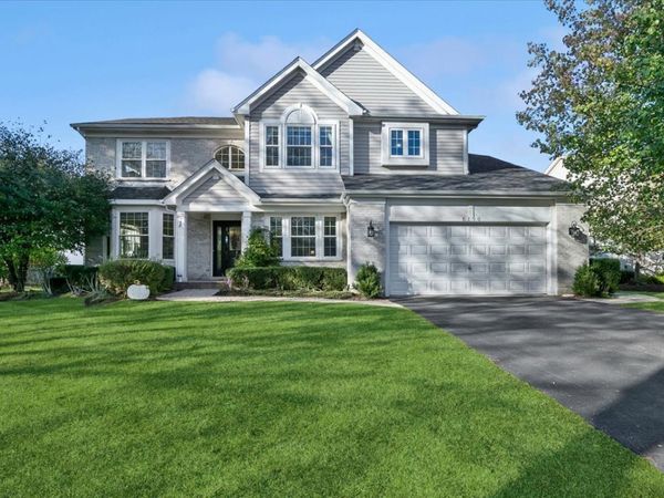 6150 Oakmont Lane, Gurnee, IL 60031