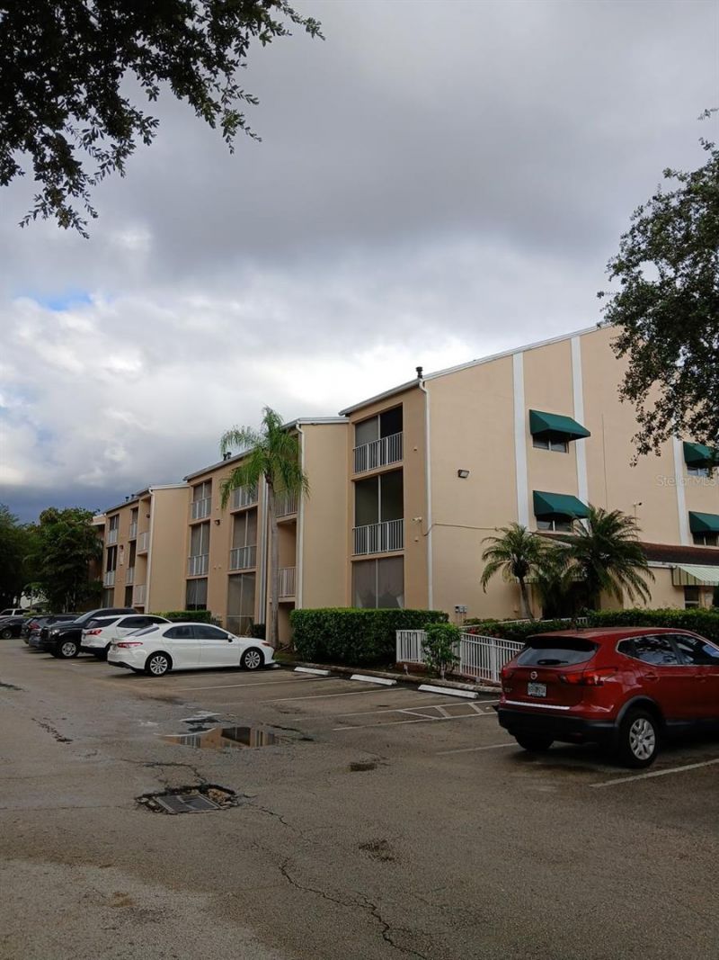 15300 SW 106th Terrace, Unit 520, Miami, FL 33196 Photo