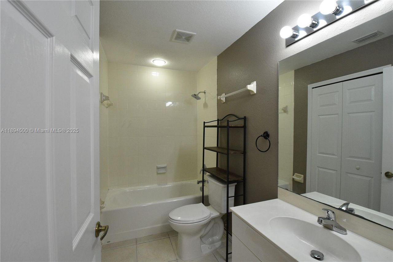 19949 Lake Vista Cir, Unit 2, Lehigh Acres, FL 33936 Photo