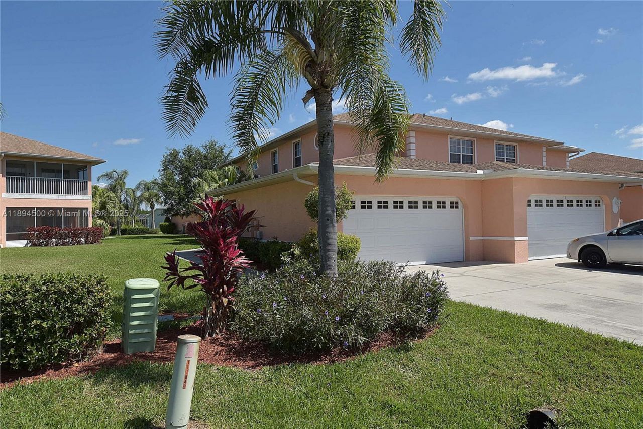 19949 Lake Vista Cir, Unit 2, Lehigh Acres, FL 33936 Photo